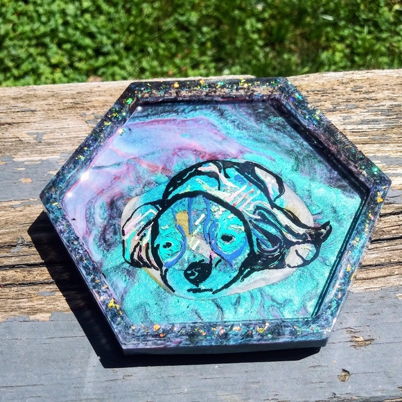 Hand Drawn Dog Epoxy Resin Coaster Tray - Picture 4 of 9